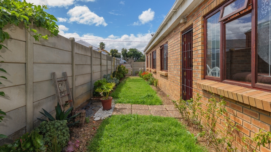 To Let 2 Bedroom Property for Rent in Bredasdorp Western Cape